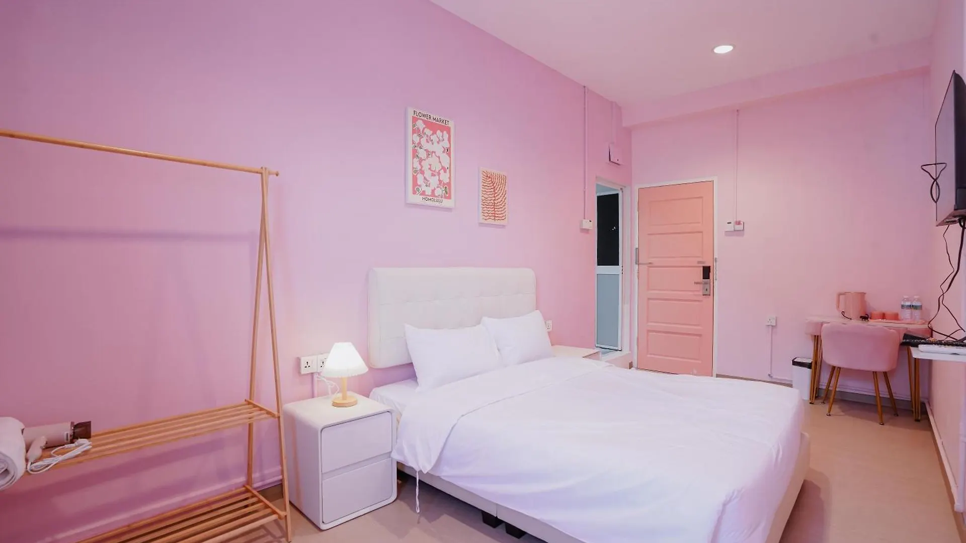 Pink Cabana Hotel George Town