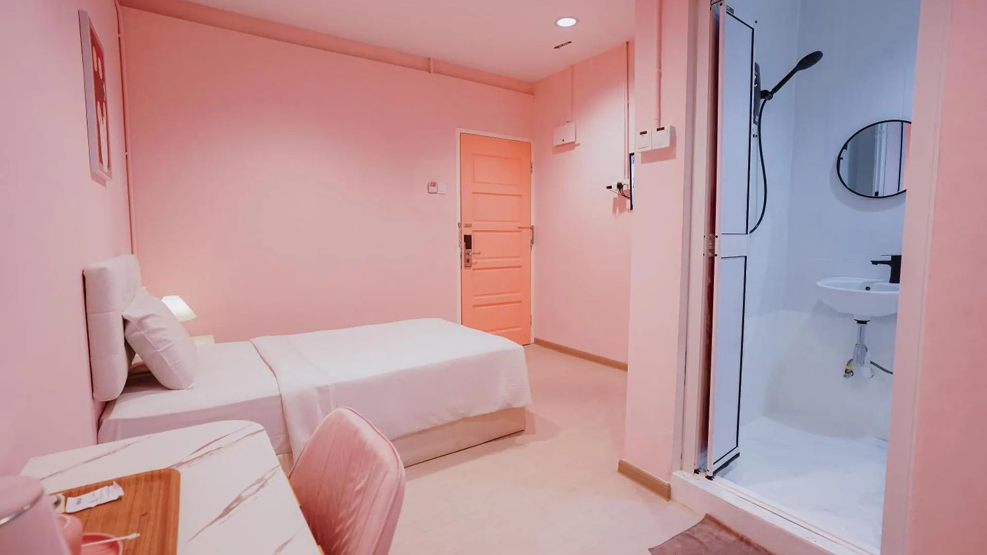 Pink Cabana Hotel George Town