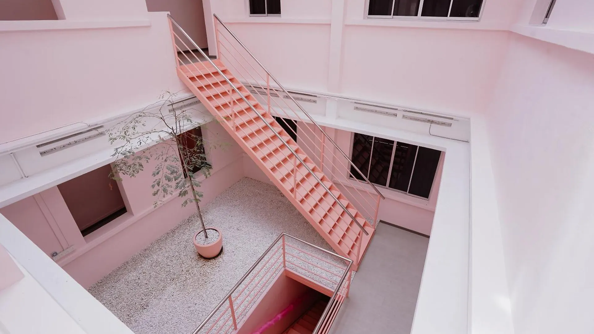 Pink Cabana Hotel George Town Hostel