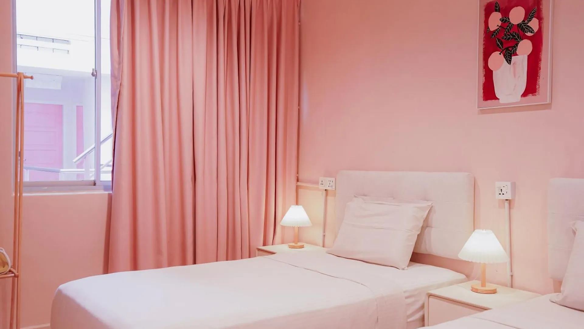 Pink Cabana Hotel George Town Hostel