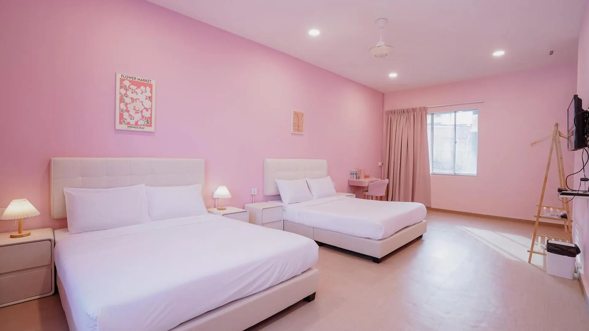 Pink Cabana Hotel George Town Hostel