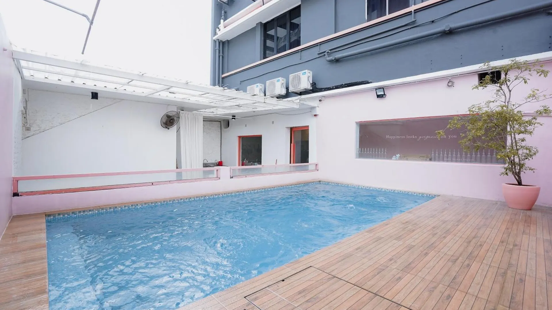 Pink Cabana Hotel George Town