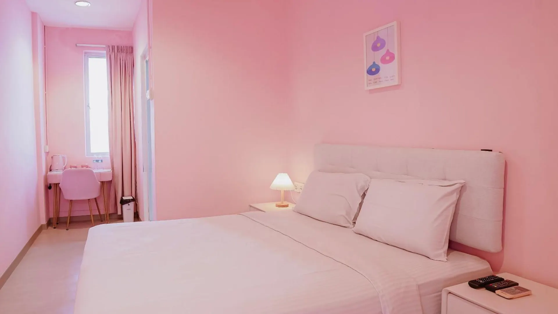 Pink Cabana Hotel George Town Hostel